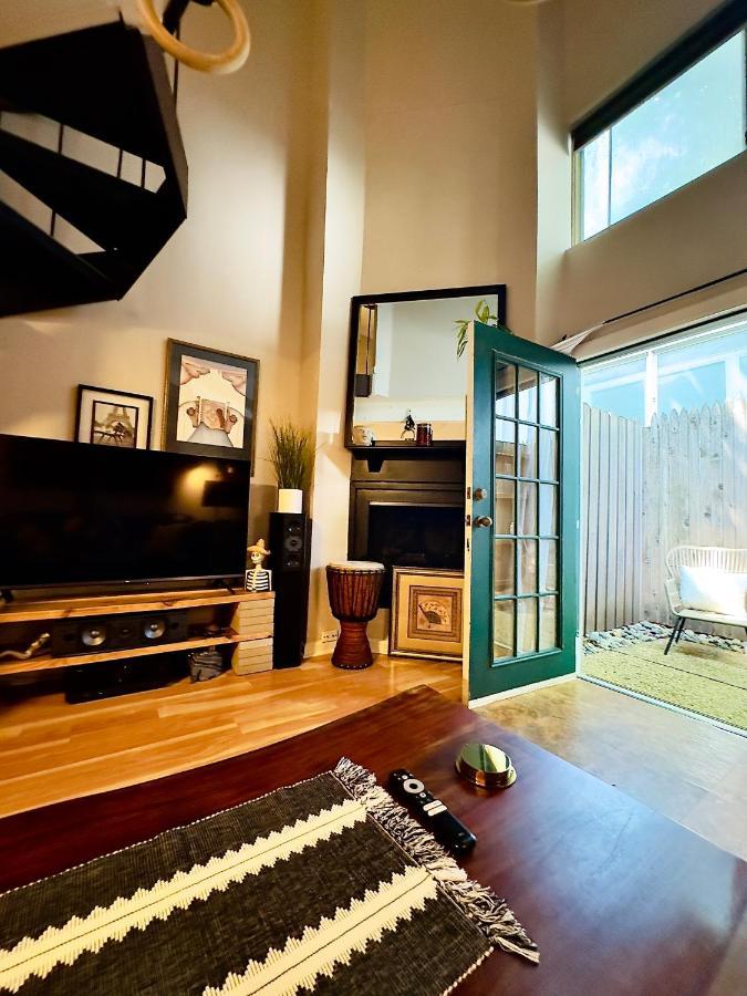 Hifi Sound & Comfort - Uptown Dallas / 2-Story Loft Zewnętrze zdjęcie